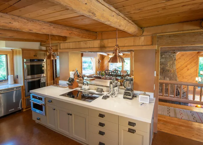 Jackson Hole Hideout Bed & Breakfast 4*