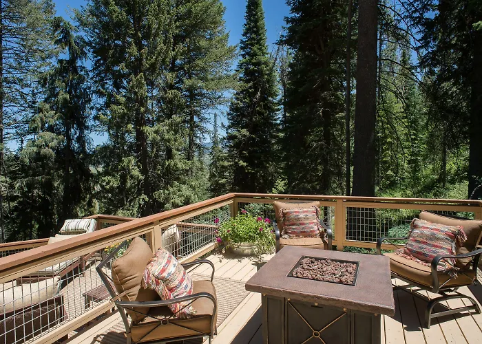 Jackson Hole Hideout 4*