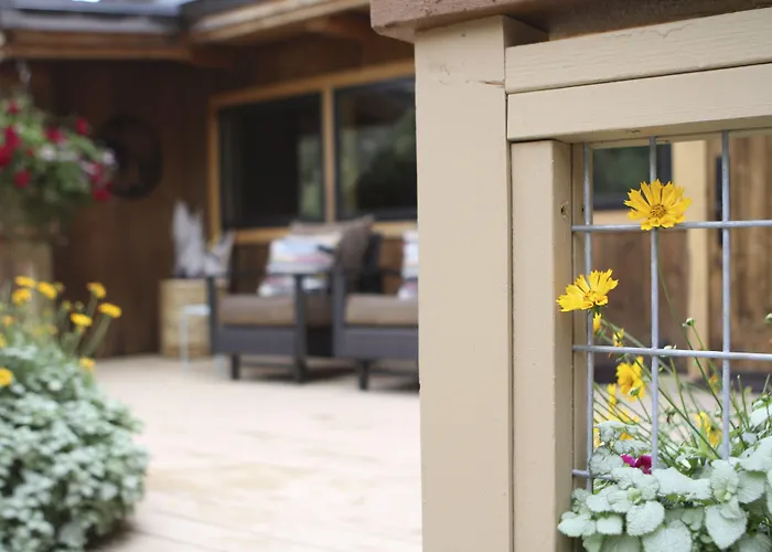 Jackson Hole Hideout Bed & Breakfast 4*